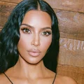 Kim Kardashian w przerażającej stylizacji! Fani nie szczędzili złośliwych komentarzy