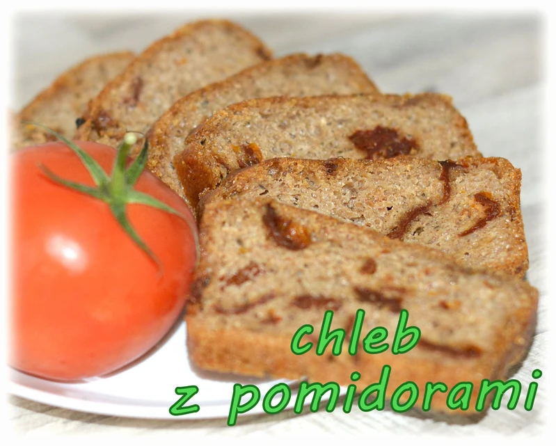 Chleb pszenny z suszonymi pomidorami