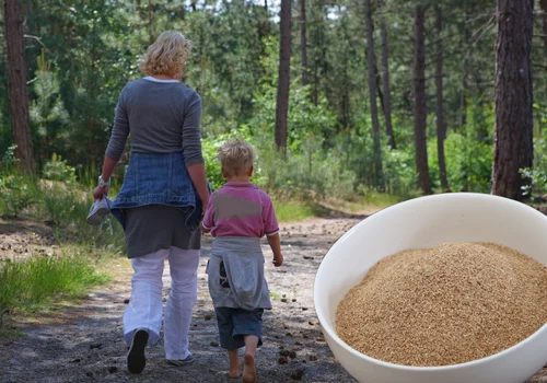 Zjedź to przed spacerem, a kleszcze będą omijać Cię szerokim łukiem! Te pokarmy są jak tarcza