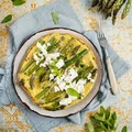 Omlet ze szparagami i serem feta