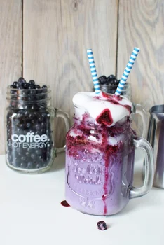 Kawa mrożona z jagodami czyli Frappuccino, jak ze znanej kawiarni!