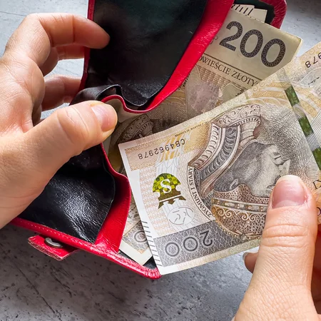 Jest decyzja rządu w sprawie płacy minimalnej w 2026 roku! O tyle wzrosną wypłaty Polaków