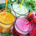 5 soków owocowych i warzywnych, które opóźniają starzenie