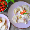 Pierogi z truskawkami.