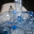 Dodatkowa opłata za plastikową butelkę? Tak, rząd planuje wprowadzić nowy system kaucyjny!