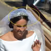 Królowa przed ślubem ostrzegła Harrego przed „trudnym” zachowaniem Meghan. Poszło o ślubną tiarę