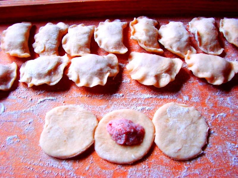 Prawdziwe pielmienie rosyjskie- rosyjskie pierogi