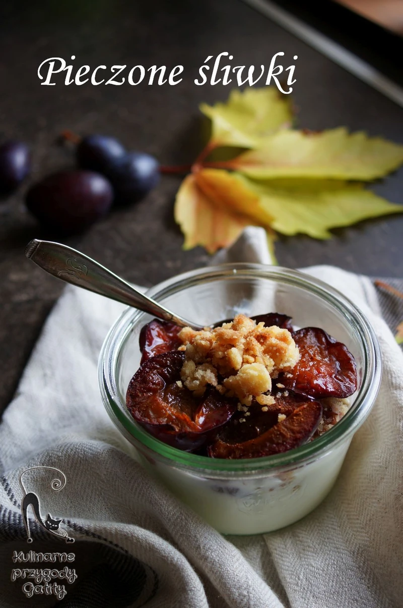 Jogurt z pieczonymi śliwkami
