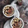 Smoothie bowl z bananów i soku
