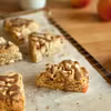 owsiane scones z jabłkiem, kokosem i cynamonowym lukrem