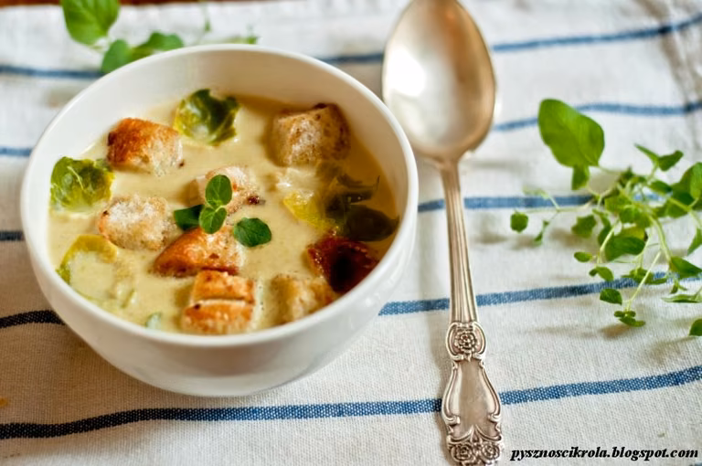 Krem z brukselki z serkiem topionym