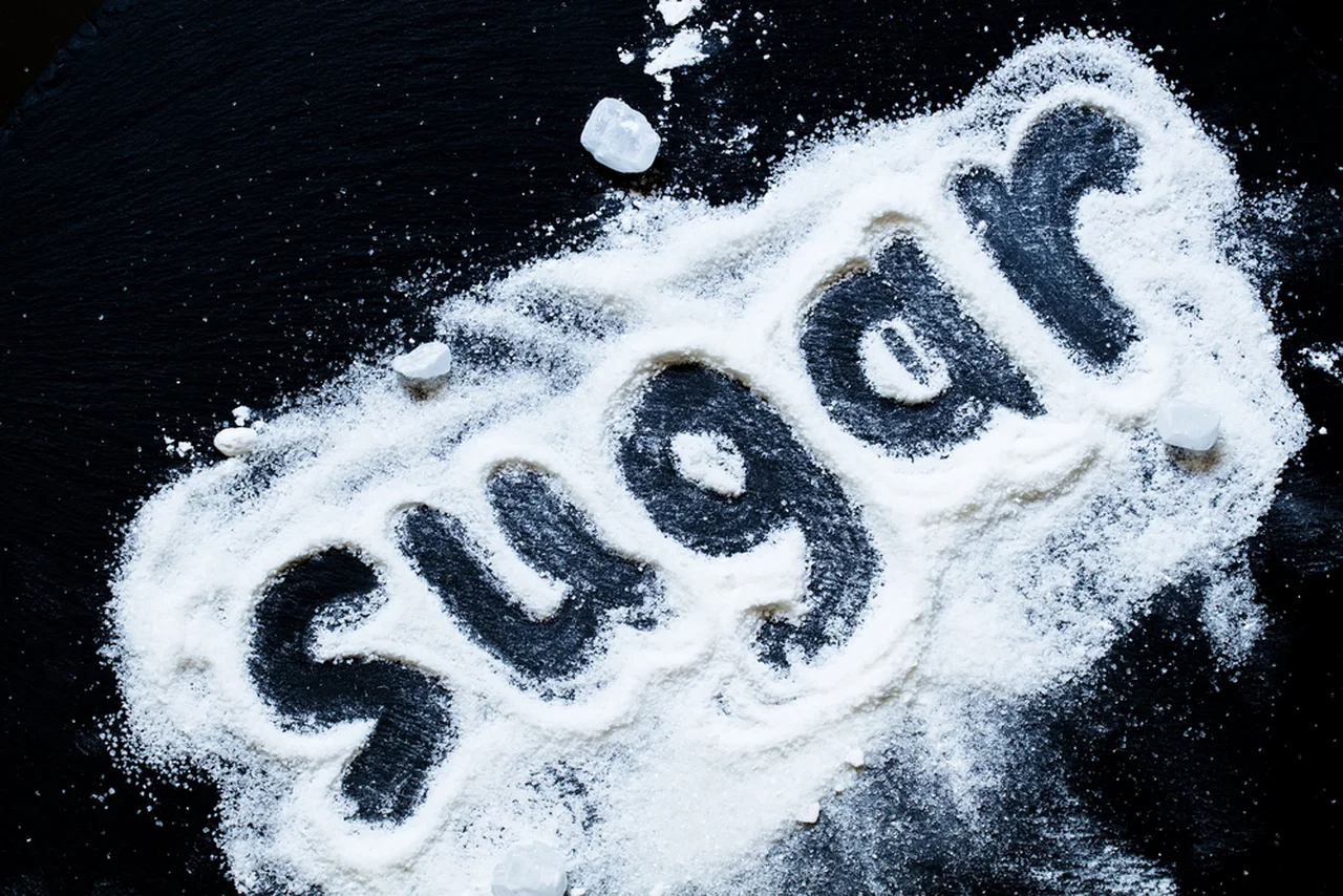 Jak uratować skawalony cukier puder?