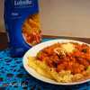 Makaron pióra z sosem bolognese