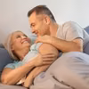 6 mitów o seksie po 50-tce, które należy obalić. Nr 3 zmieni Twoje spojrzenie!