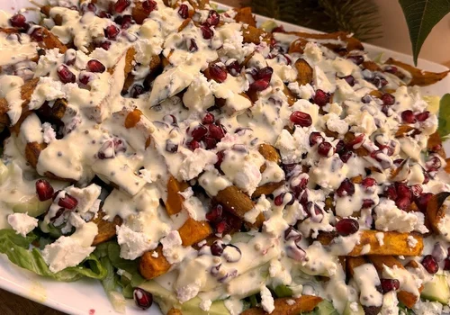 Sałatka z batatem, cieciorką i awokado