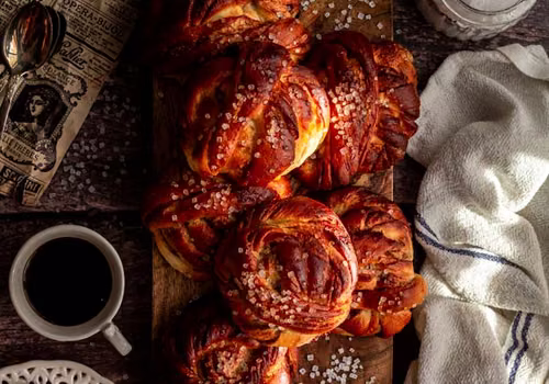 Kanelsnurrer - norweskie bułeczki cynamonowe