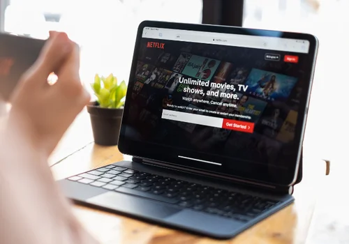 Netflix likwiduje kluczową funkcję! Ograniczenia da się jednak obejść. Sprawdź jak!