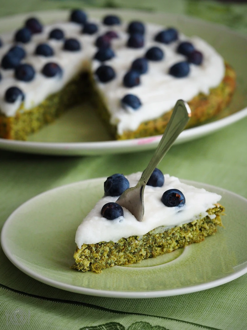 Keto Green Velvet Cake (Paleo, LowCarb)