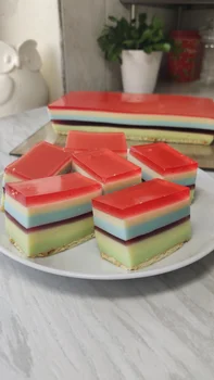 Tęczowy sernik z serków homogenizowanych