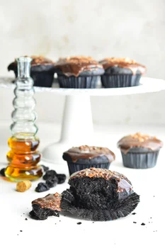 Muffinki z suszonymi śliwkami