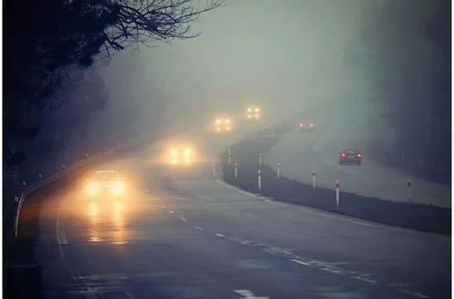 IMGW ostrzega kierowców! Wydano alerty pogodowe dla kilku województw!