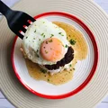 CZWARTEK: LOCO MOCO, CZYLI BURGERY Z JAJKIEM SADZONYM