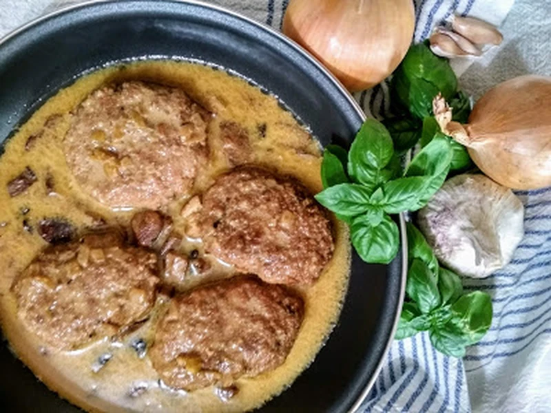 Mielone w sosie śmietanowo - grzybowym