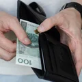 Rząd wycofuje się z rewolucji w pensji minimalnej! Wiele osób nie otrzyma obiecanych podwyżek