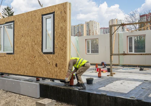 Budda dał jej dom po powodzi, ale potem został aresztowany! Zamieszkanie wokół darowizn