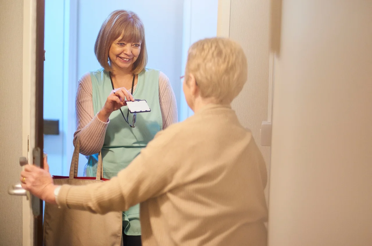 ZUS zapuka do drzwi nawet w weekend? Nowe zasady kontroli L4 od kwietnia 2026