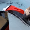 Nigdy nie kładź kartonu na szybę zimą! Wpadka dziewczyny z TikToka robi furorę