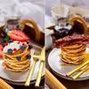 Bezglutenowe pancakes ze śmietanką kokosową i owocami lub z bekonem i syropem klonowym