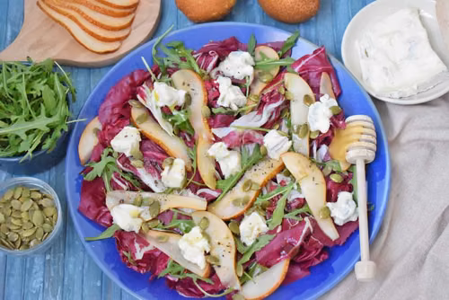 Sałatka z radicchio, gruszką i gorgonzolą