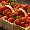 Truskawki z bazarków bezpieczniejsze niż z marketów!? Wyniki badań zaskakują!