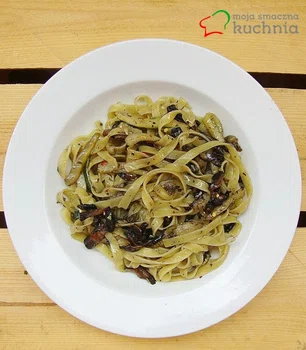 Tagliatelle z pieczarkami i oliwą truflową