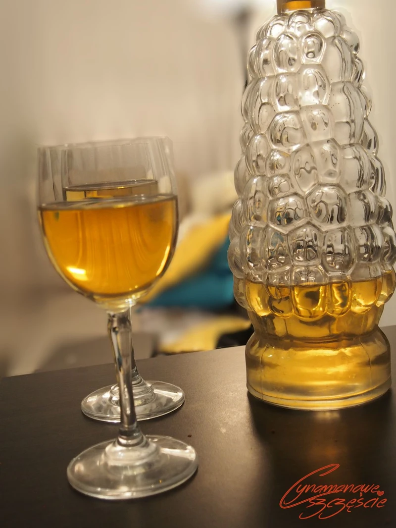 Wino z ryżu, rodzynek i cytryn