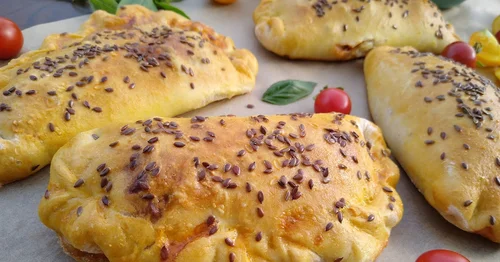 Calzone z mięsem i kurkami