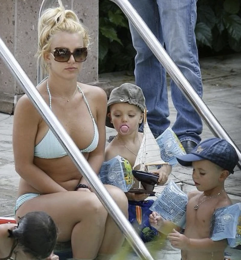 Nowe fakty z życia Britney Spears pod kuratelą ojca. Głos zabrali najbliżsi artystki w tym matka!