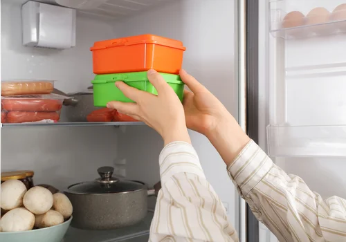 Jak przechowywać jedzenie po Wigilii, żeby nie wyrzucić połowy lodówki 26 grudnia?