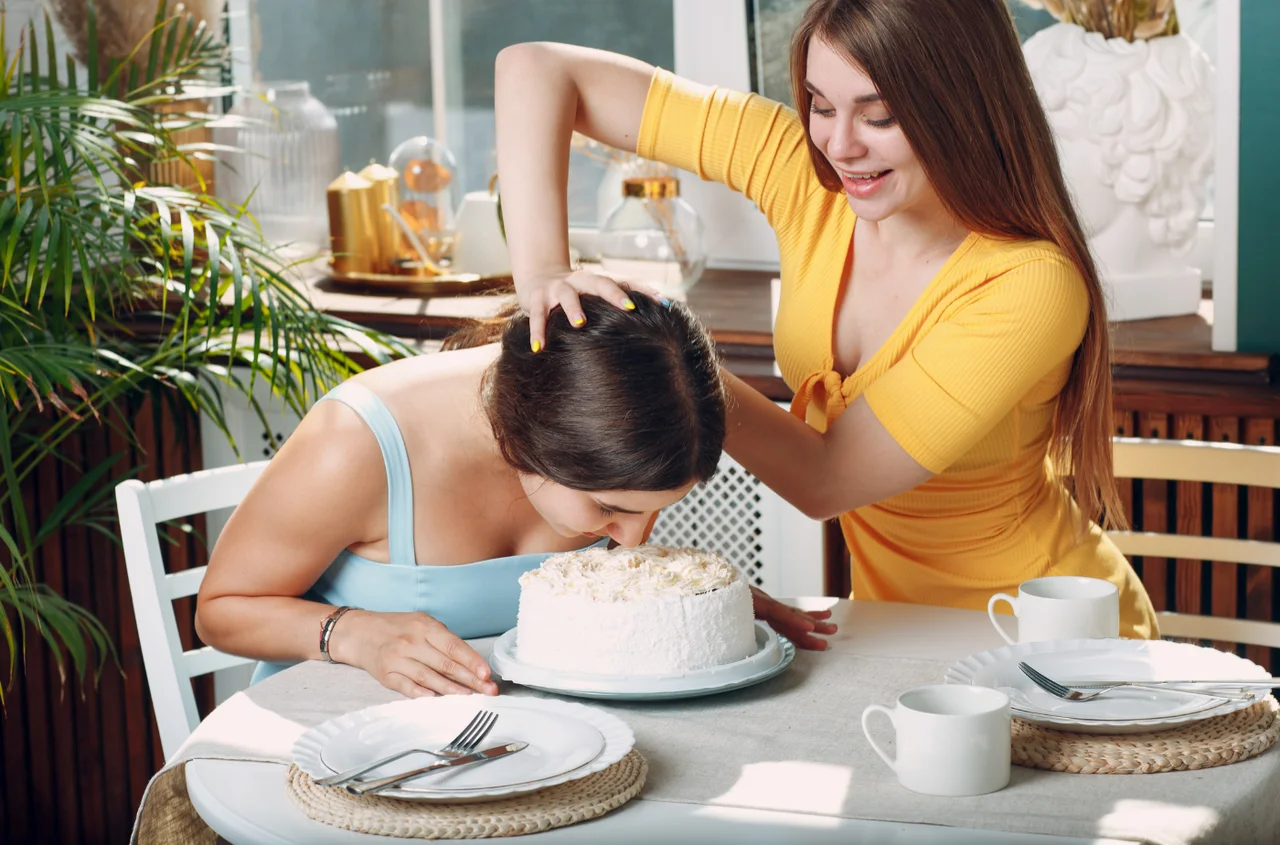 Czy Twój znak zodiaku lubi czarny humor? Oto znaki, które śmieją się z najbardziej kontrowersyjnych żartów!