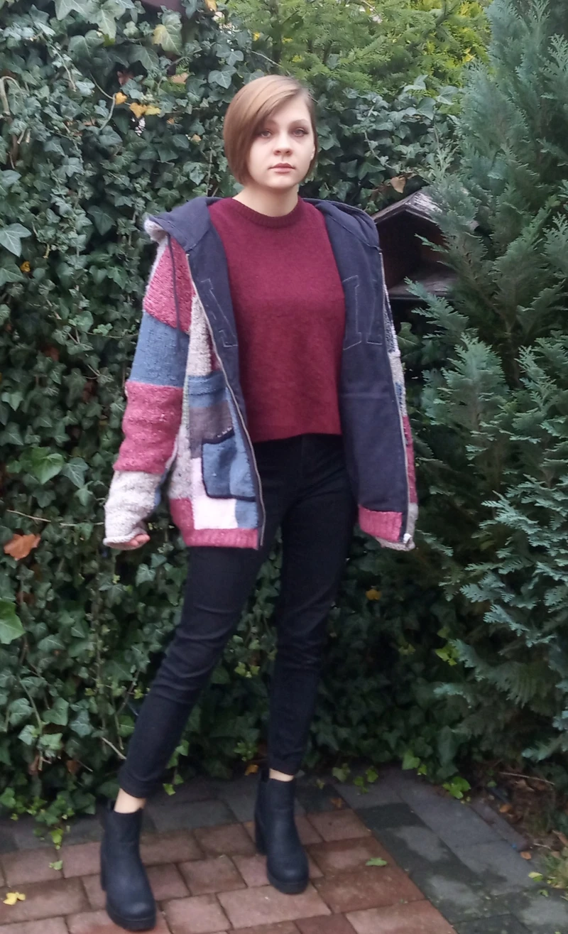 Sweter w łatki - patchwork na drutach