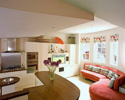 Wygodna kanapa w kuchni