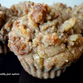 Muffinki bananowe z kruszonką z orzechów włoskich