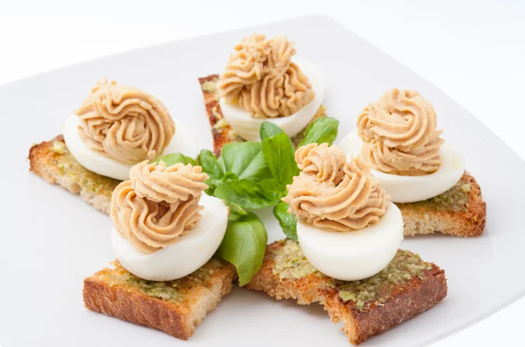 Zdjęcie Przejadły Ci się jajka z majonezem? Oto 10 przepisów na proste i szybkie farsze! To kulinarne hity Wielkanocy #1