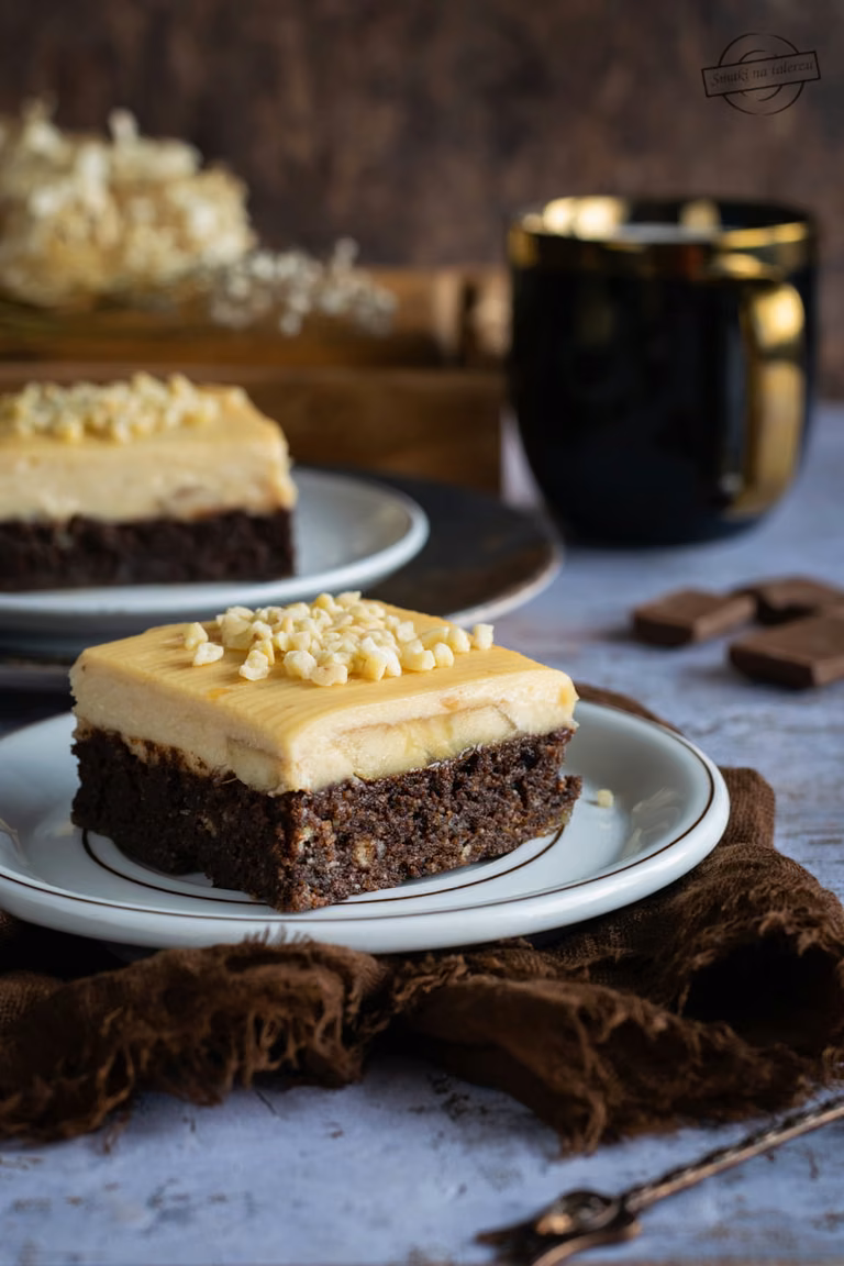 Brownie z bananami i kremem orzechowym