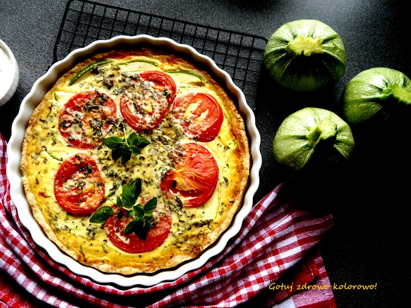 Tarta z pomidorami i cukinią
