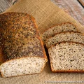 Chleb z zaparzaną mąką gryczaną i chia