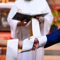 Młodzi katolicy rezygnują z tego sakramentu! Mają swoje powody!
