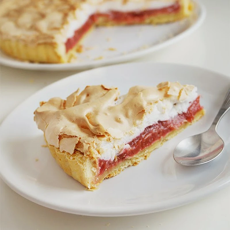 Tarta z rabarbarem i bezą