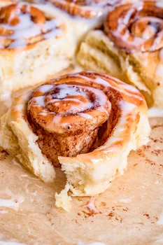 Cinnamon rolls – delikatne bułeczki cynamonowe (6 składników)